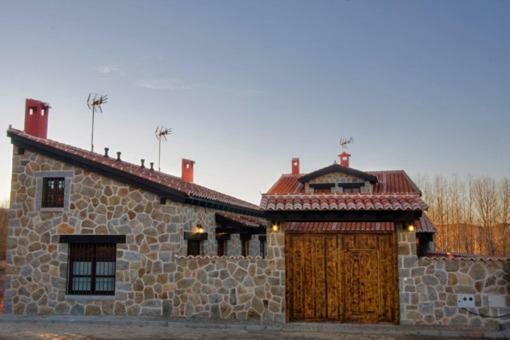 Casas Herrenales De Ulaca Séjour à la campagne *